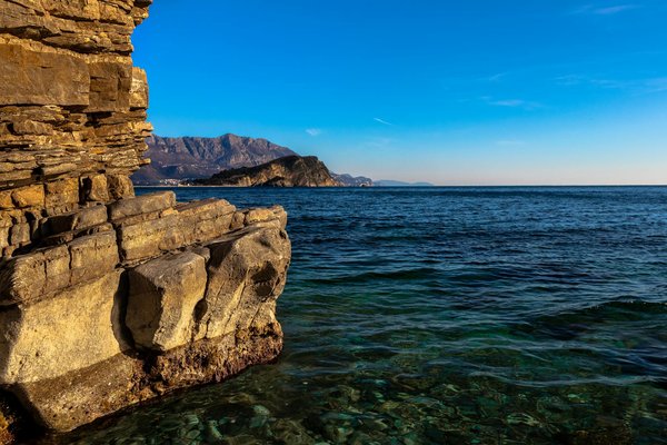 Escapades En Voyages Lointains